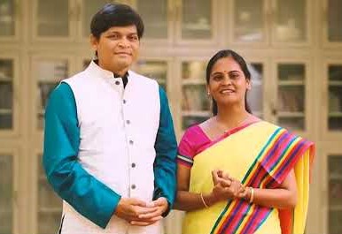 Dr. Newton Kondaveti a Lakshmi
